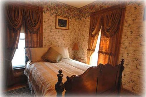 The Lion And The Rose Bed & Breakfast Whitefield Екстериор снимка