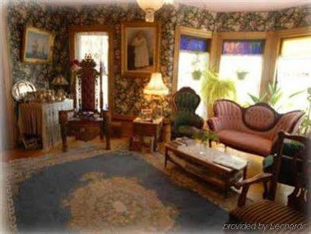 The Lion And The Rose Bed & Breakfast Whitefield Интериор снимка